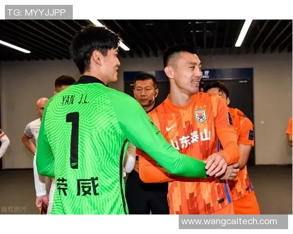 从“金元狂欢”到“务实至上”：泰山队留用巴西铁闸背后的生存智慧与战术博弈